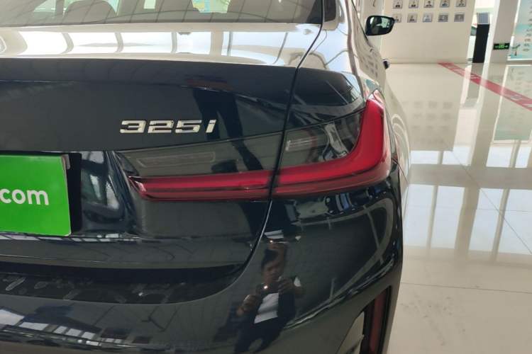 Used BMW 3 Series 2025 325i M Sport Package Right Rear Taillight