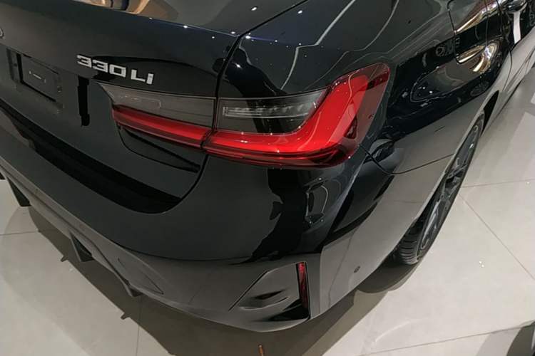 Used BMW 3 Series 2025 330Li M Sport Shadowline Package Right Rear Taillight