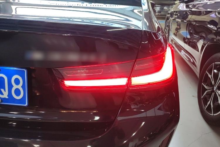 Used BMW 3 Series 2025 330Li M Sport Shadowline Package Right Rear Taillight