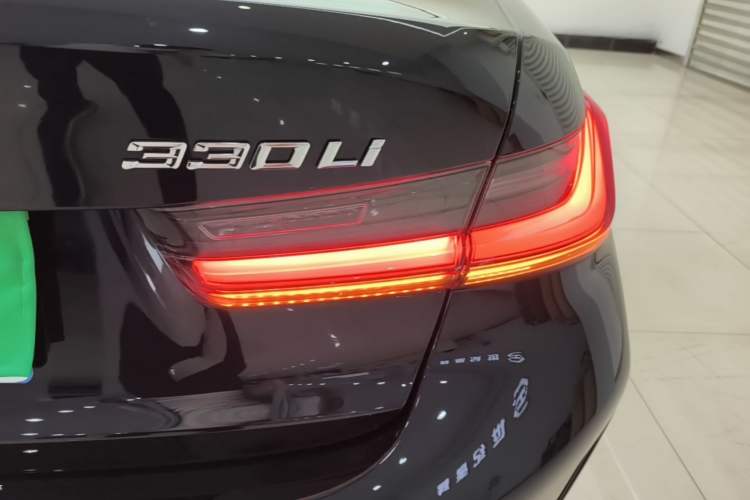 Used BMW 3 Series 2025 330Li M Sport Shadowline Package Right Rear Taillight