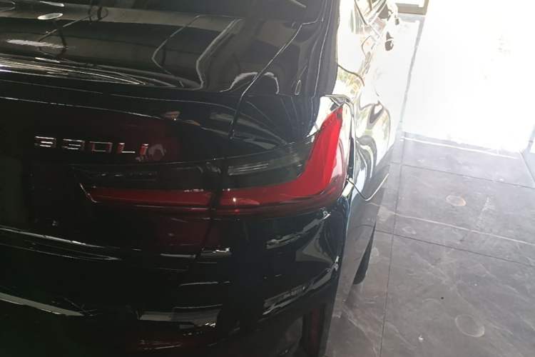Used BMW 3 Series 2025 330Li M Sport Shadowline Package Right Rear Taillight