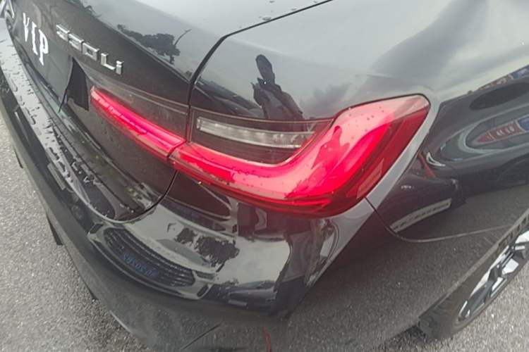 Used BMW 3 Series 2025 330Li M Sport Shadowline Package Right Rear Taillight