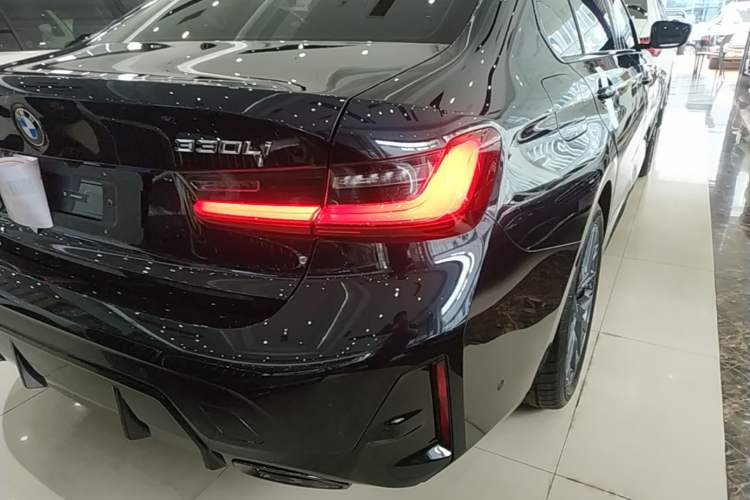 Used BMW 3 Series 2025 330Li M Sport Shadowline Package Right Rear Taillight