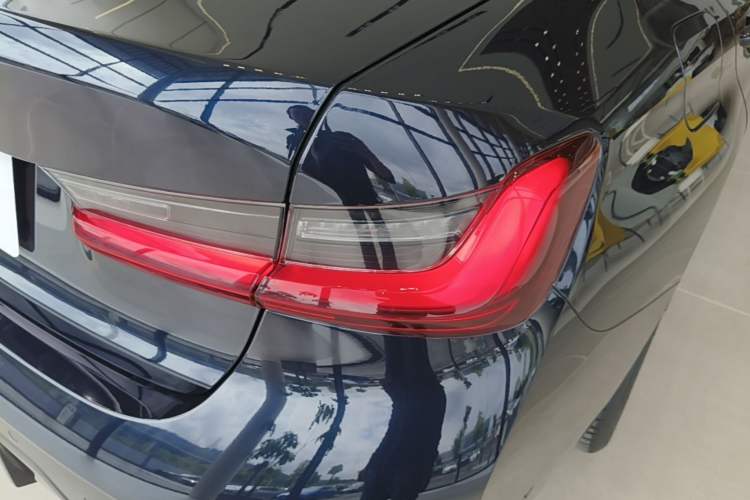 Used BMW 3 Series 2025 330Li M Sport Shadowline Package Right Rear Taillight