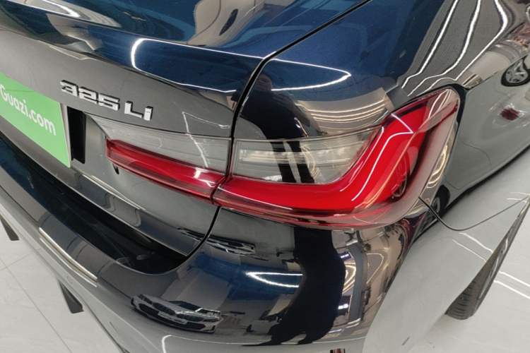 Used BMW 3 Series 2025 325Li M Sport Package Right Rear Taillight