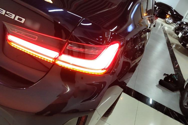 Used BMW 3 Series 2025 330Li M Sport Shadowline Package Right Rear Taillight