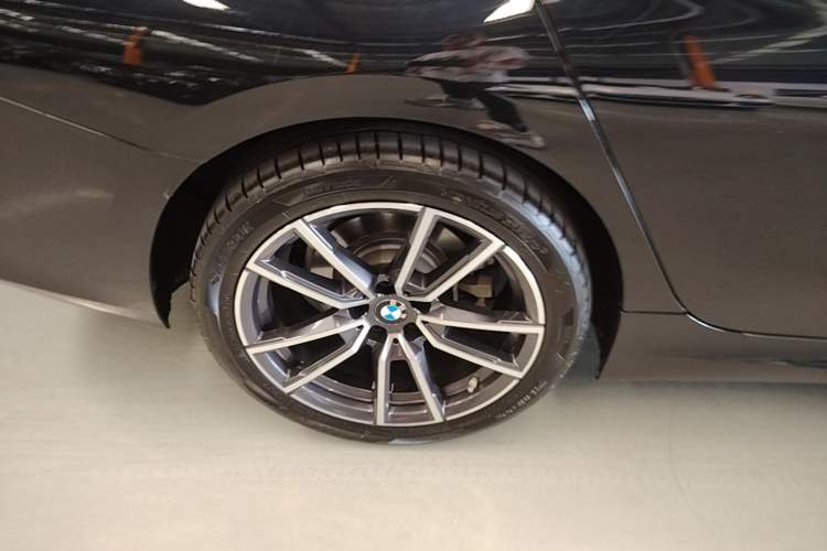 Used BMW 3 Series 2025 325Li M Sport Package Right Rear Wheel Hub