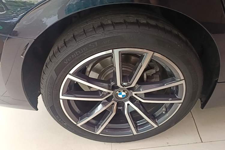 Used BMW 3 Series 2025 325Li M Sport Package Right Rear Wheel Hub