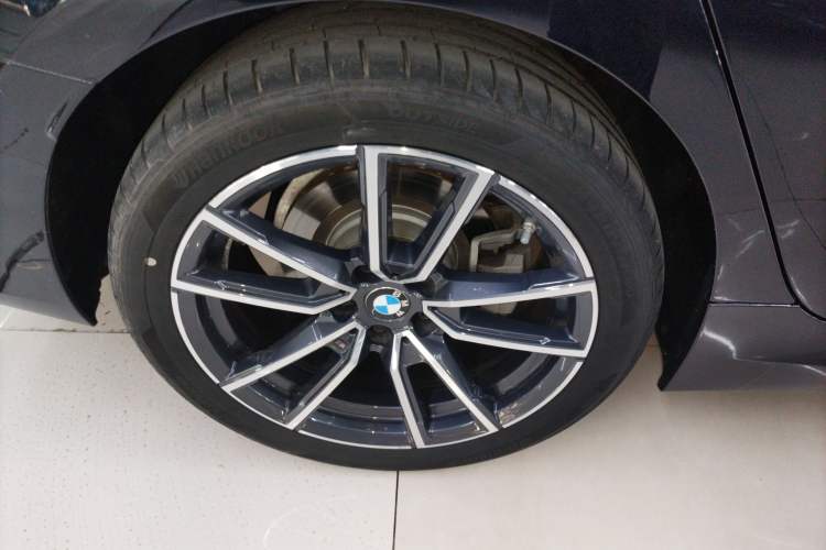 Used BMW 3 Series 2025 325Li M Sport Package Right Rear Wheel Hub