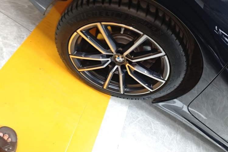 Used BMW 3 Series 2025 325Li M Sport Package Right Rear Wheel Hub