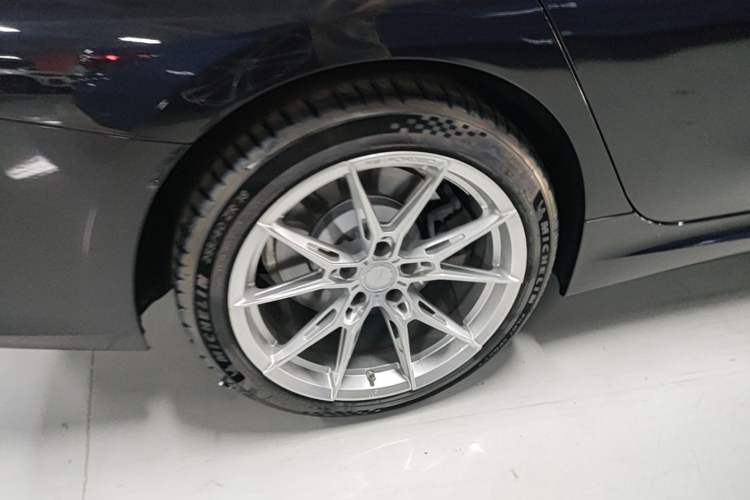 Used BMW 3 Series 2025 330i M Sport Night Edition Package Right Rear Wheel Hub