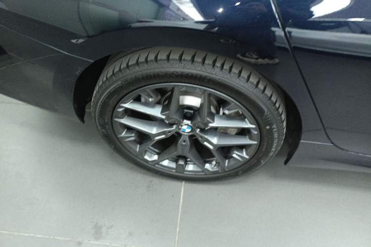 Used BMW 3 Series 2025 330Li M Sport Shadowline Package Right Rear Wheel Hub