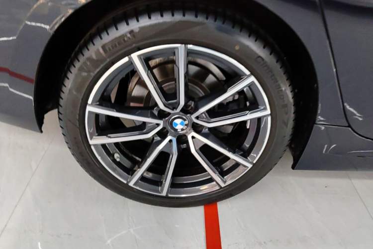Used BMW 3 Series 2025 325Li M Sport Package Right Rear Wheel Hub