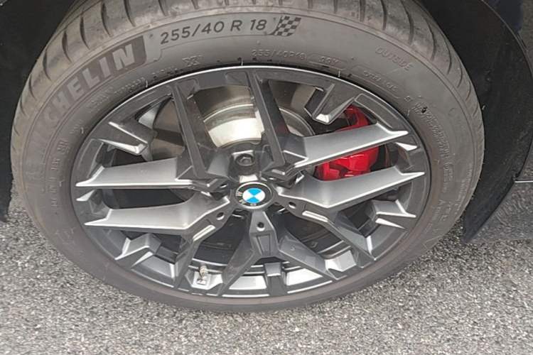 Used BMW 3 Series 2025 330Li M Sport Shadowline Package Right Rear Wheel Hub