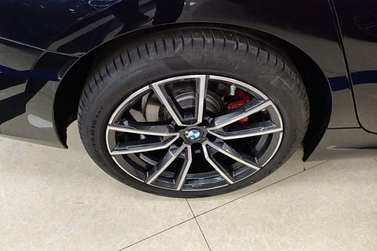 Used BMW 3 Series 2025 325Li M Sport Package Right Rear Wheel Hub