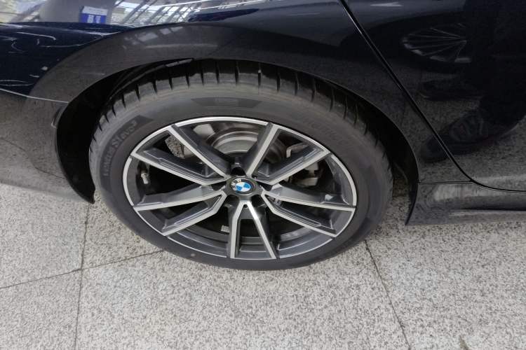 Used BMW 3 Series 2025 325Li M Sport Package Right Rear Wheel Hub