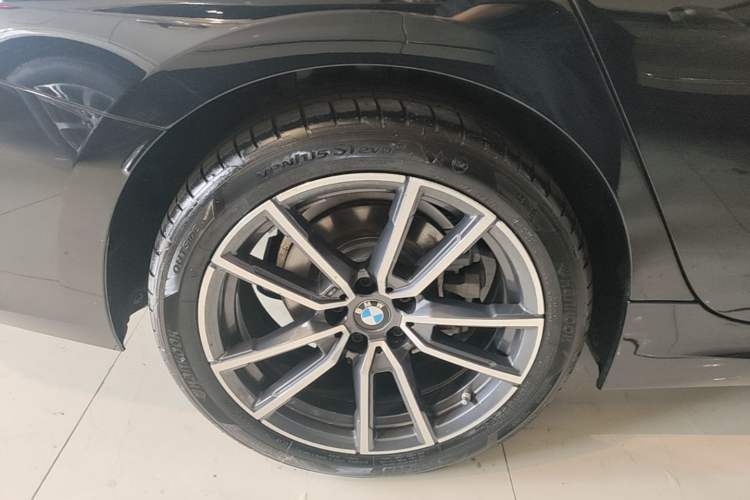 Used BMW 3 Series 2025 325Li M Sport Package Right Rear Wheel Hub
