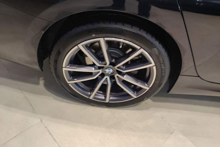 Used BMW 3 Series 2025 325Li M Sport Package Right Rear Wheel Hub