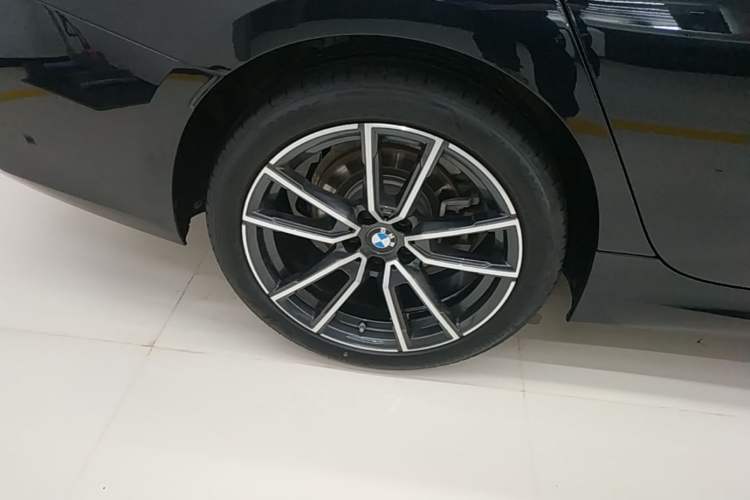 Used BMW 3 Series 2025 325Li M Sport Package Right Rear Wheel Hub