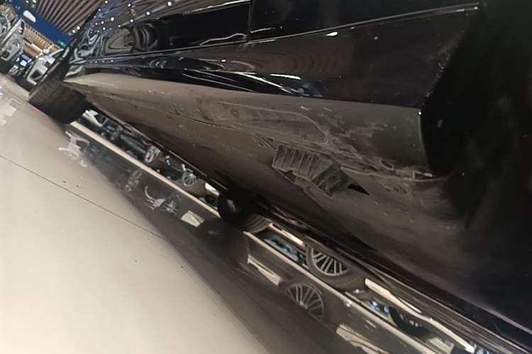 Used BMW 3 Series 2025 330i M Sport Night Edition Package Right Side Sill