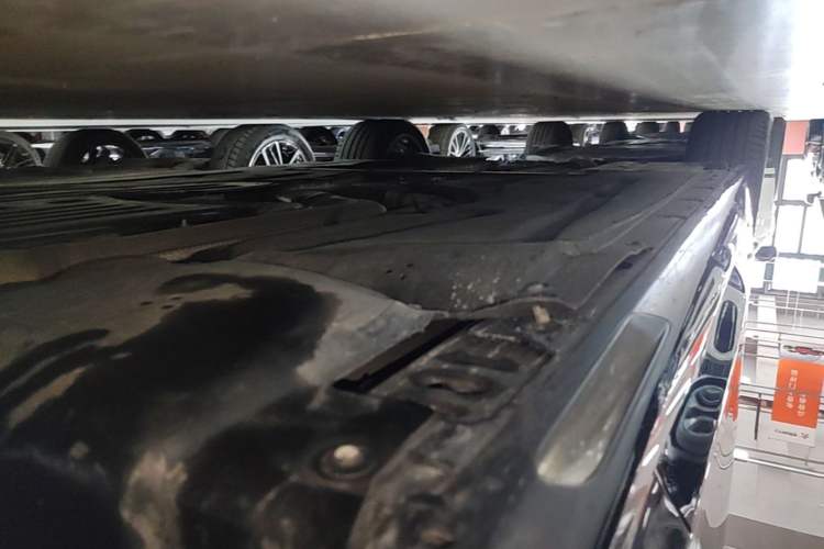 Used BMW 3 Series 2025 330Li M Sport Shadowline Package Right Side Sill