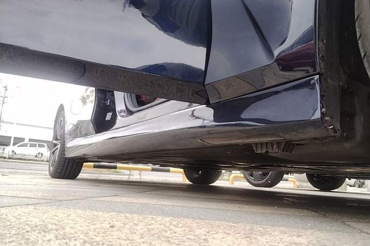 Used BMW 3 Series 2025 325Li M Sport Package Right Side Sill