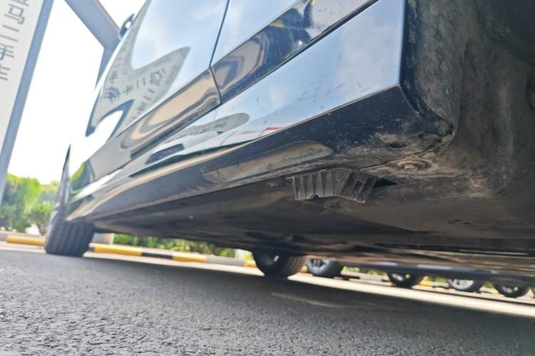 Used BMW 3 Series 2025 325Li M Sport Package Right Side Sill