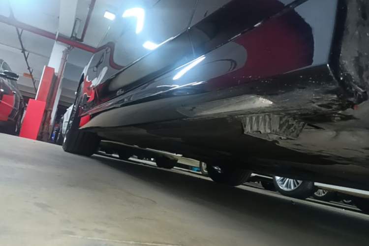 Used BMW 3 Series 2025 330Li M Sport Shadowline Package Right Side Sill
