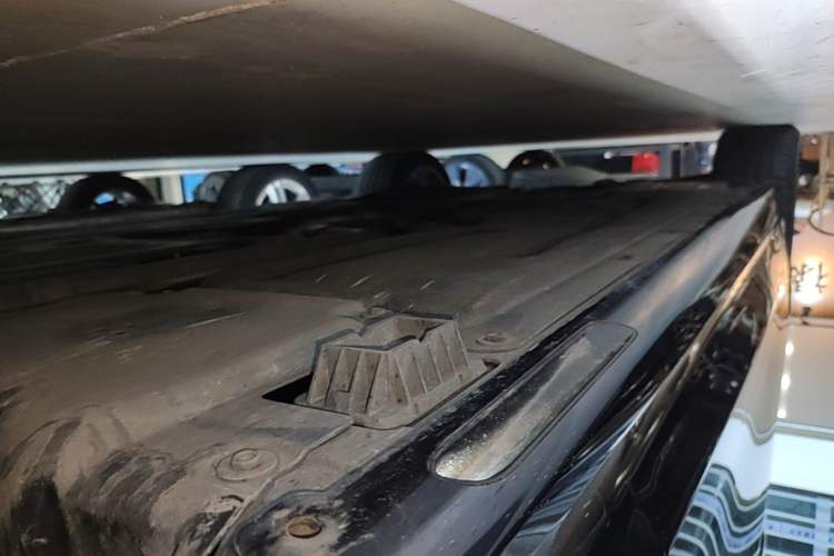 Used BMW 3 Series 2025 330Li M Sport Shadowline Package Right Side Sill