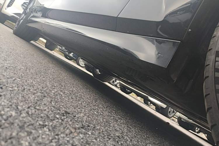Used BMW 3 Series 2025 330Li M Sport Shadowline Package Right Side Sill