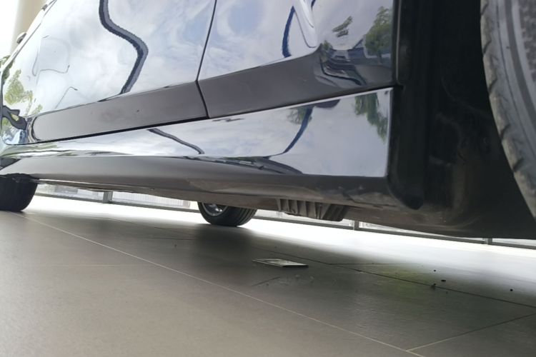 Used BMW 3 Series 2025 330Li M Sport Shadowline Package Right Side Sill