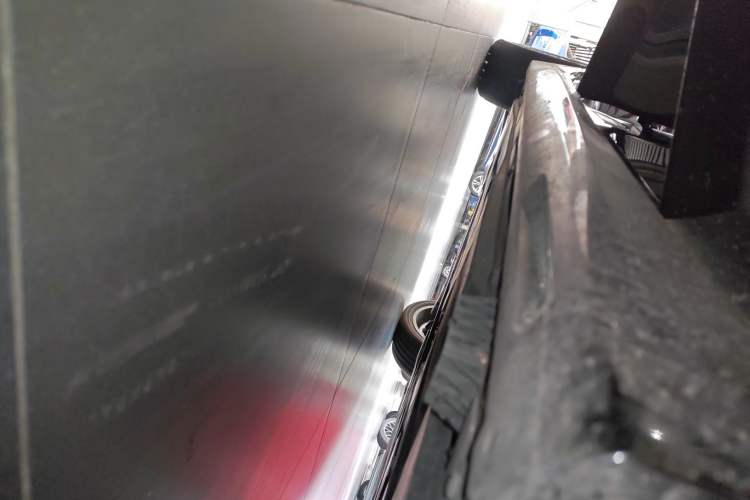 Used BMW 3 Series 2025 330Li M Sport Shadowline Package Right Side Sill
