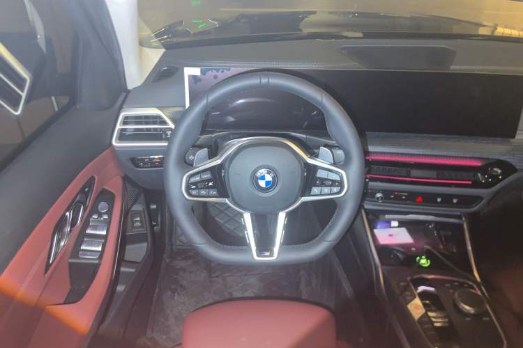 Used BMW 3 Series 2025 325Li M Sport Package Steering Wheel