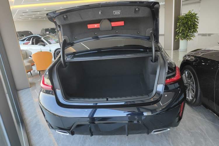 Used BMW 3 Series 2025 325Li M Sport Package Trunk