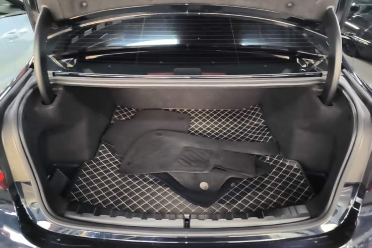 Used BMW 3 Series 2025 330Li M Sport Shadowline Package Trunk