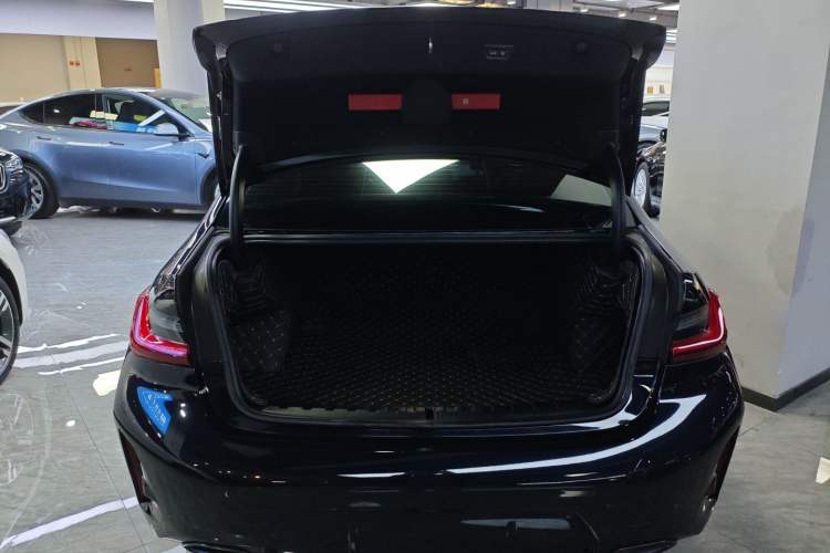 Used BMW 3 Series 2025 330Li M Sport Shadowline Package Trunk