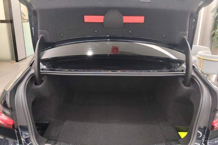 Used BMW 3 Series 2025 330Li M Sport Shadowline Package Trunk