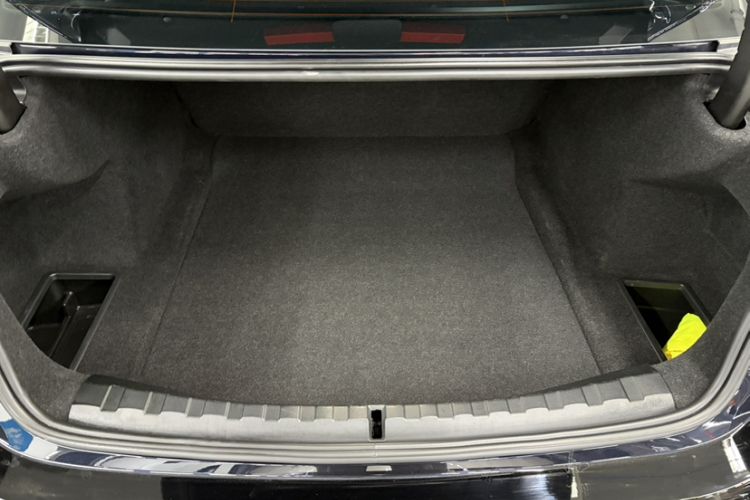 Used BMW 3 Series 2025 325i M Sport Package Trunk