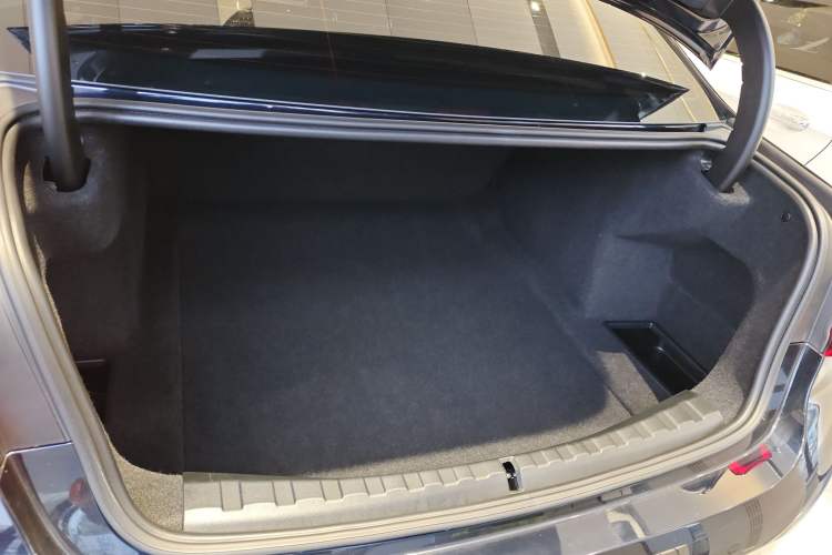 Used BMW 3 Series 2025 325Li M Sport Package Trunk