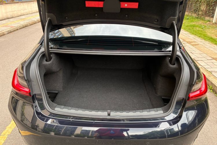 Used BMW 3 Series 2025 330Li M Sport Shadowline Package Trunk