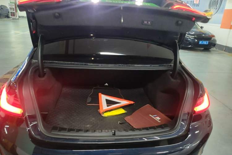 Used BMW 3 Series 2025 330Li M Sport Shadowline Package Trunk