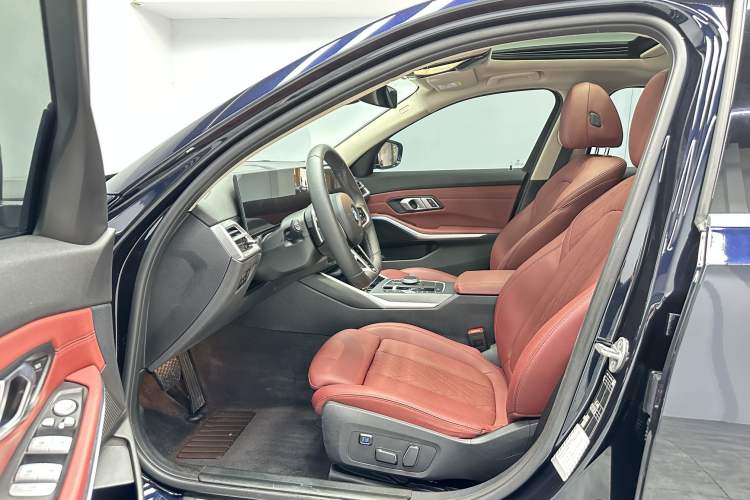 Used BMW 3 Series 2025 325i M Sport Package Trunk