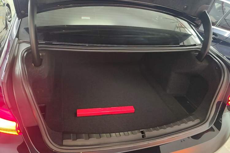 Used BMW 3 Series 2025 325Li M Sport Package Trunk