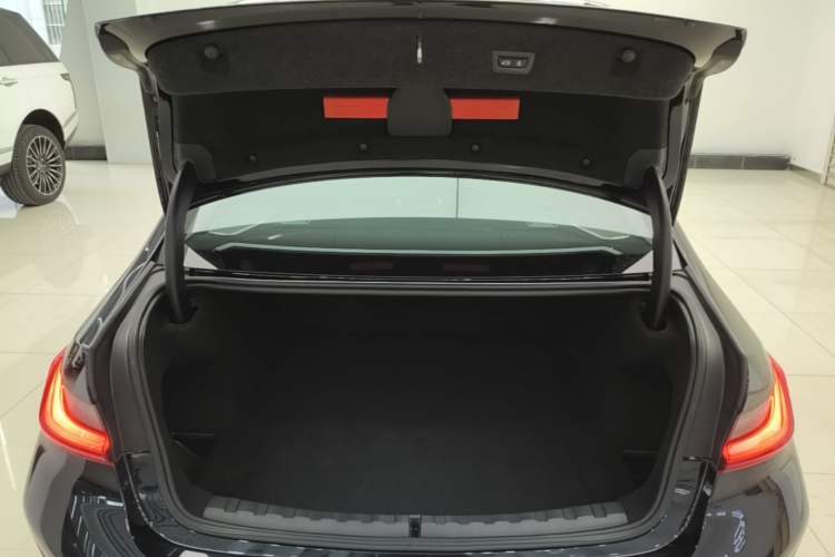 Used BMW 3 Series 2025 330Li M Sport Shadowline Package Trunk
