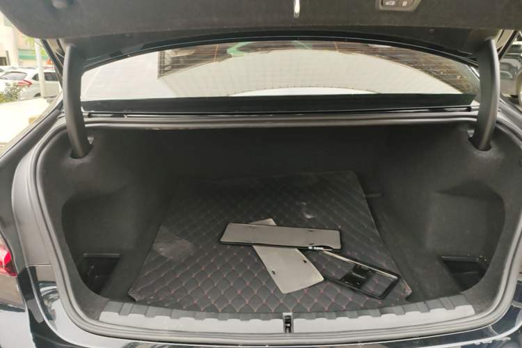 Used BMW 3 Series 2025 325Li M Sport Package Trunk