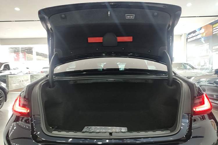 Used BMW 3 Series 2025 330Li M Sport Shadowline Package Trunk