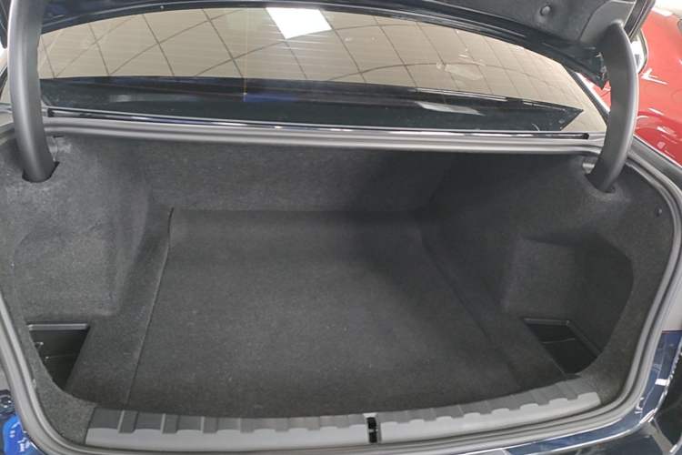Used BMW 3 Series 2025 325Li M Sport Package Trunk
