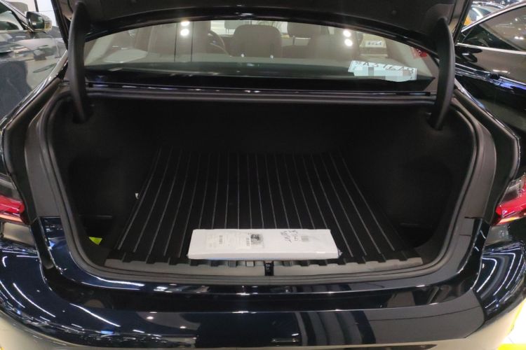 Used BMW 3 Series 2025 330Li M Sport Shadowline Package Trunk