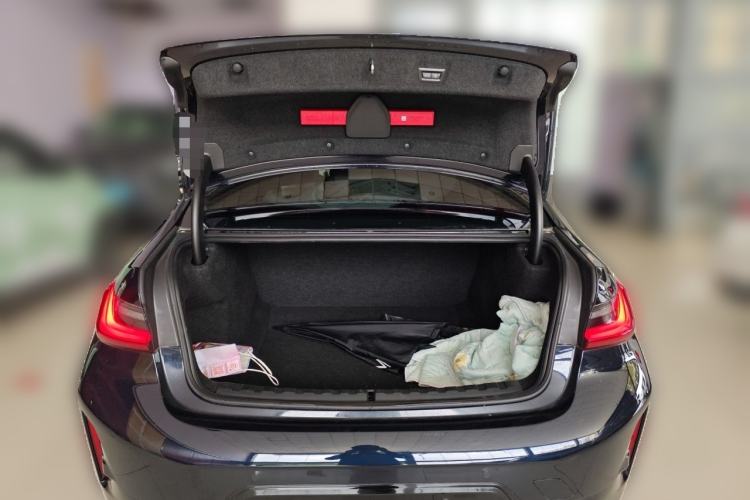 Used BMW 3 Series 2025 330Li M Sport Shadowline Package Trunk