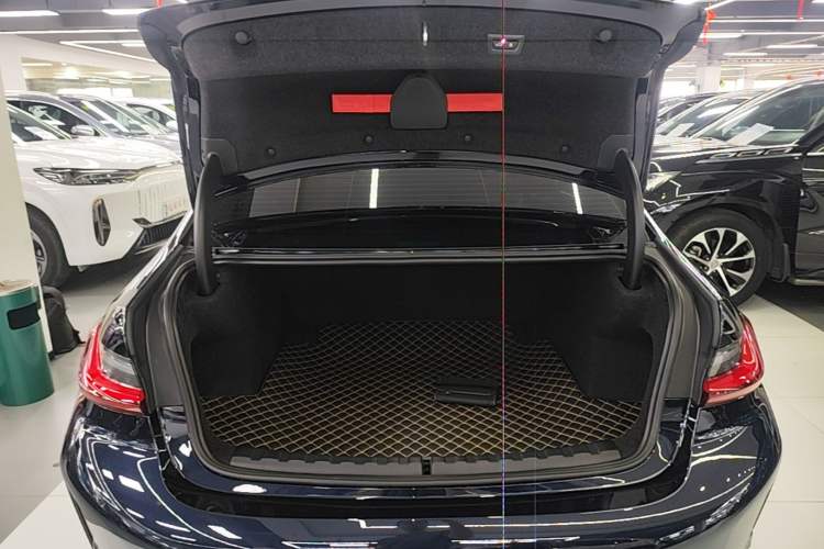 Used BMW 3 Series 2025 325Li M Sport Package Trunk